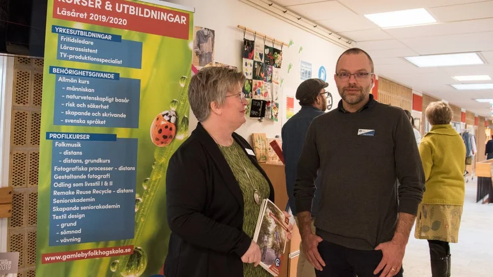 Eva Grenfeldt och Roger Lockneman berättade om skolans kurser.