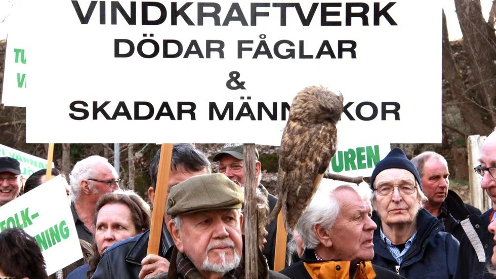 Sinkar. Folkliga protester som här där det protesteras mot en vindkraftpark i Kinda, sinkar utbyggnaden och ibland stoppar de den helt.