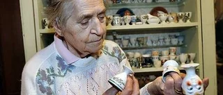Hon har samlat på äggkoppar i 40 år