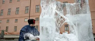 Isskulptur tog form på Borggården