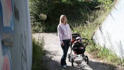 Angelica Jansson har inte fått någon respons från kommunen på det dåliga underhållet.