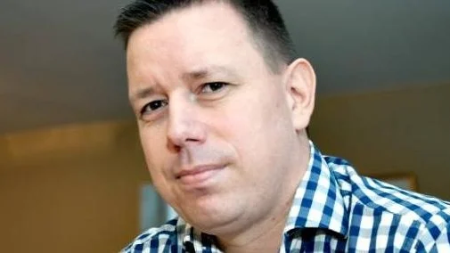 Hans Dahlgren (C) är en av artikelns författare.