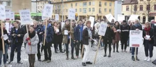 Lärardemonstration utanför fullmäktige