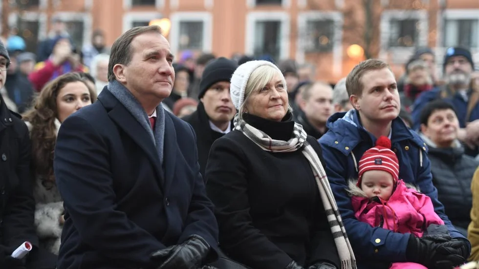 Bänkade. Stefan Löfven (S) under sitt jultal i Enköping.