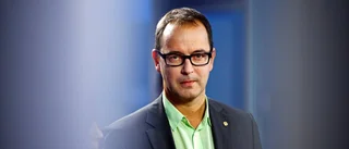 C: "Anställ kommunala ordningsvakter"