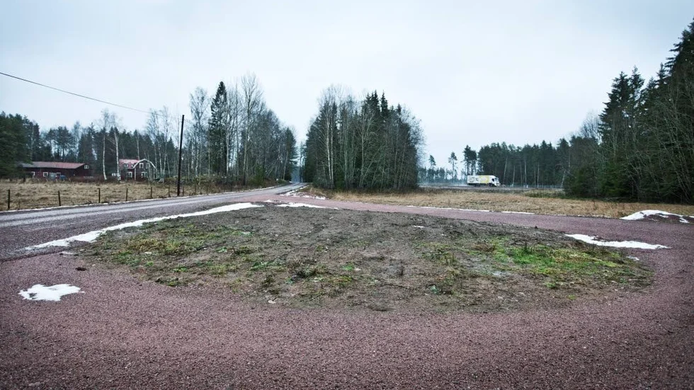 Ingen återvändo. Vändplanen i Sunnersbol står outnyttjad. De olika parterna bråkar om vem som egentligen ville ha den.