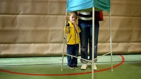 Mer än valprocedur. Demokrati händer inte bara vart fjärde år, utan är ständigt pågående arbete, process och strävan.