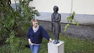 Lisen Hessner spanar in Nathan Söderblom.
