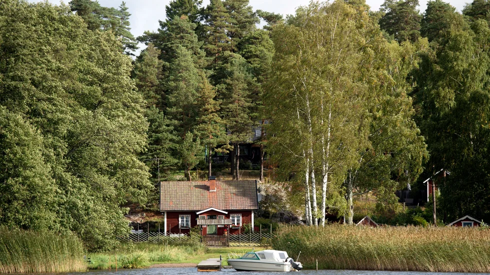 Reglerna lättas för att bygga strandnära - åtminstone vid mindre sjöar och vattendrag på landsbygden. Arkivbild.