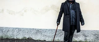 Trots hotbilden älskar Gardell sitt jobb