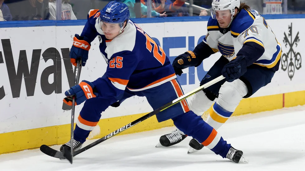 Oskar Sundqvist byter klubb i NHL.