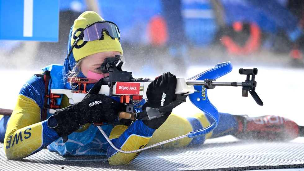 Stina Nilsson hade en tung dag på skyttevallen under söndagens jaktstart i Kontiolax. Arkivbild.