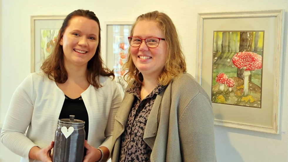 Karolina Pettersson och Annika Kaspersson Nilsson visar upp sina konstverk på Galleri Cupé och hade vernissage och öppning av utställningen i helgen.
