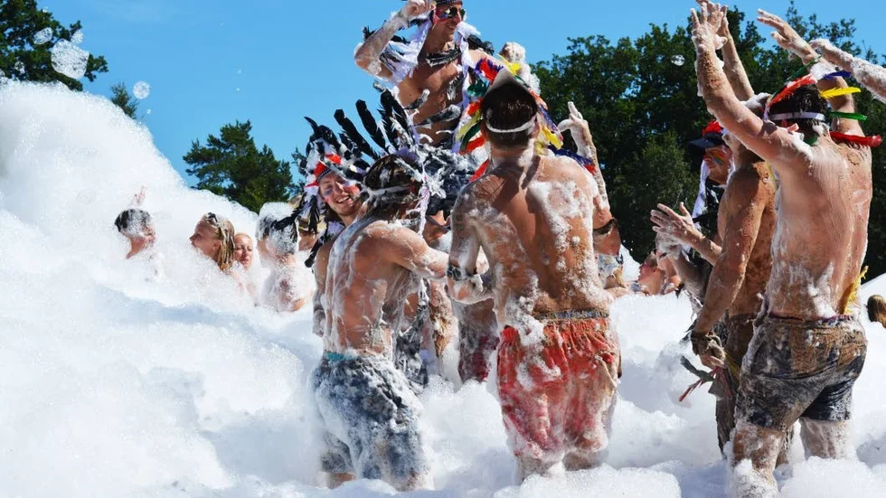 Indian. Skumpartyt lockade många besökare.