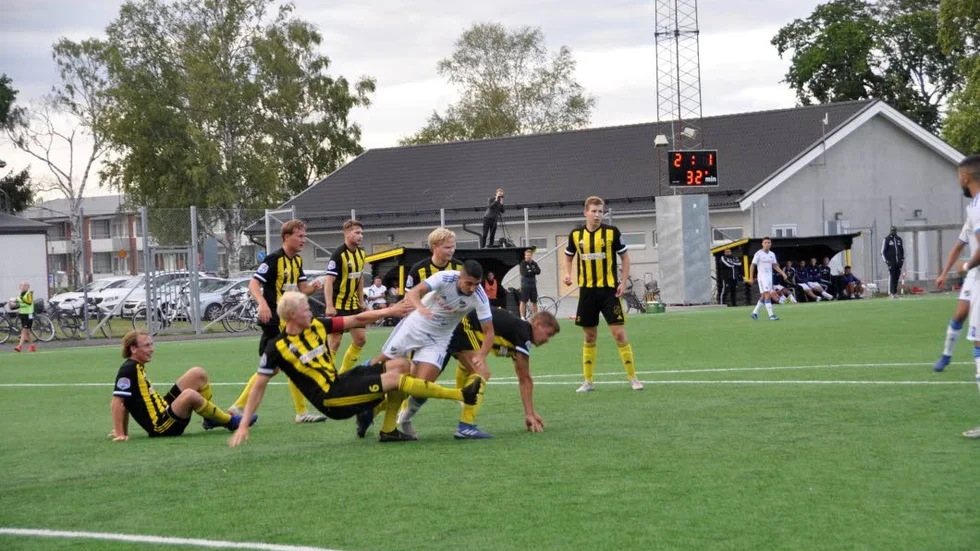Kosret Abdullahizad togs hårt av sina motståndare.