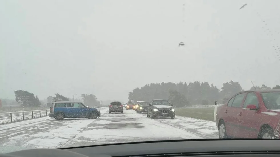 "Kaos på E4. Folk vänder"