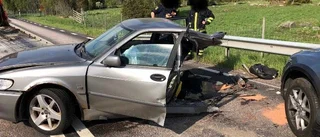 Svåra olyckan: Flyktbilen blev halv