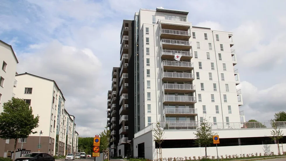 Två av de tre husen vid Sadelmakaren har omvandlats till bostadsrätter. 88 lägenheter ska säljas här.