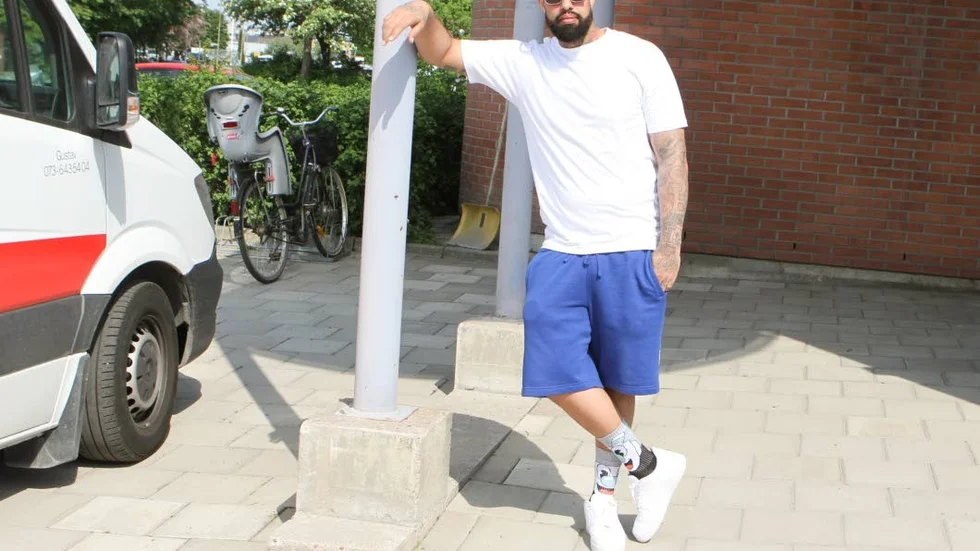 Sirius tidigare fotbollsmålvakt Josh Wicks är just nu dopningsavstängd.