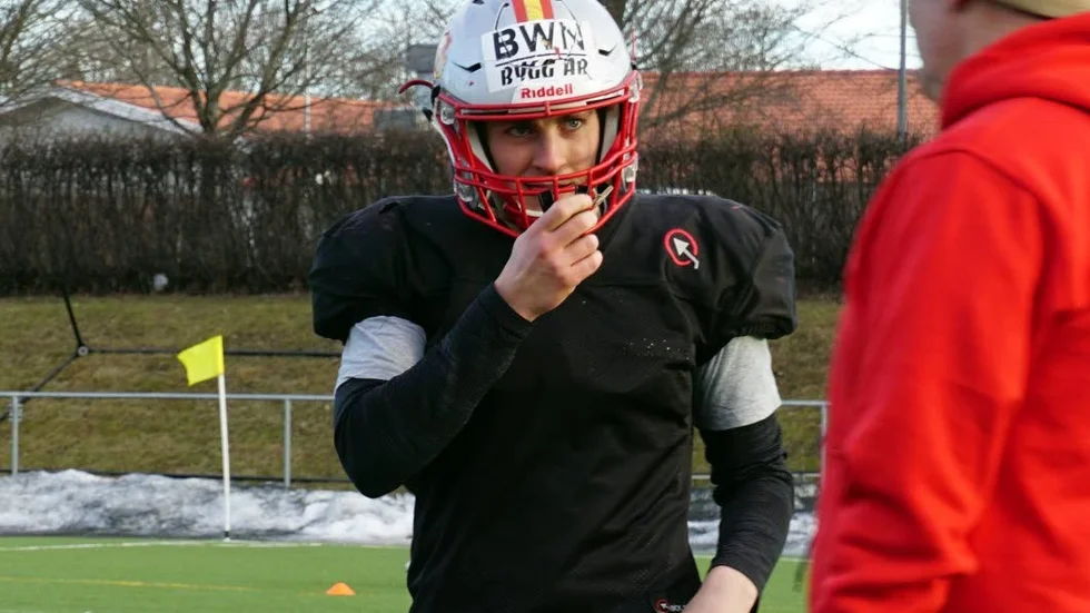 Gustaf Bowall fick ta klivet in som quarterback i matchen mot Carlstad Crusaders.