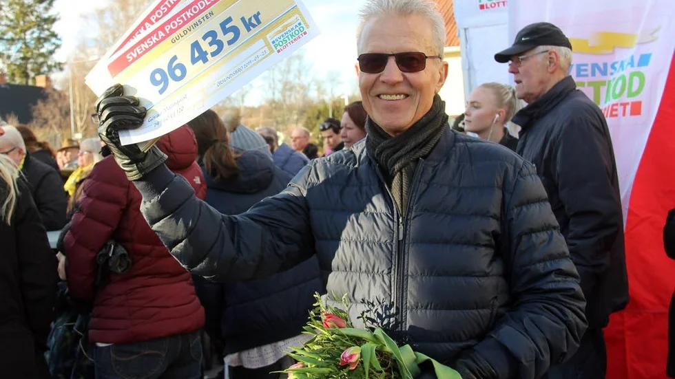 Göran Malmquist vann över 192 000 kronor.

– Jag kan inte ta in det, jag tror inte det är verkligt, skrattar han glatt efter att han fått ta emot vinsten på scen.