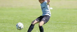 94 fotbollspelare på ESK:s Summercamp