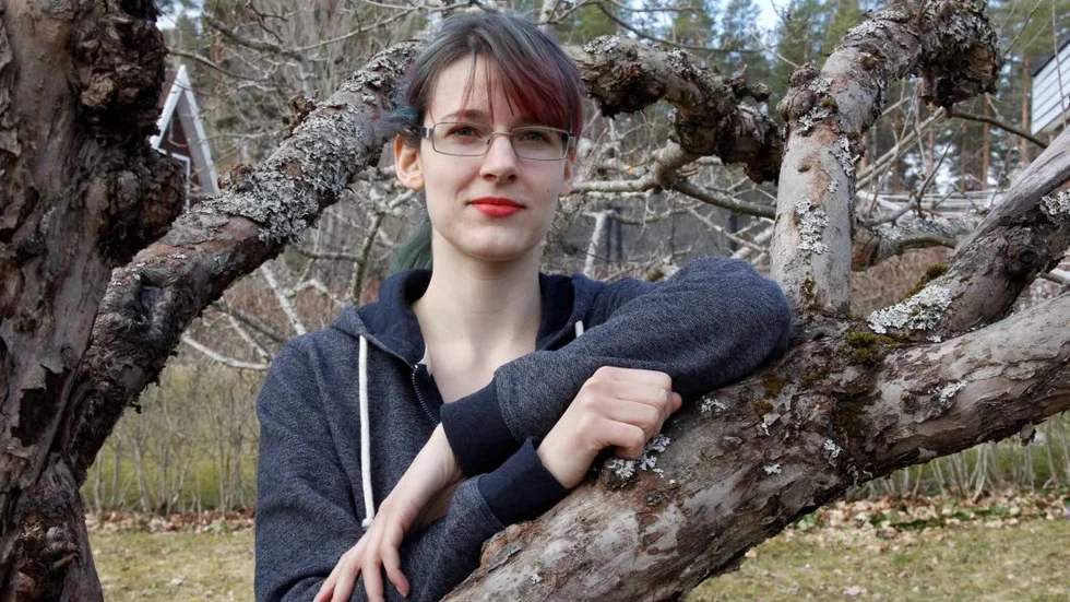 Författare. Wendy Röjarsvärd från Gimo är medförfattare till den nya boken Det heliga jävla moderskapet, som kom ut för någon vecka sedan.