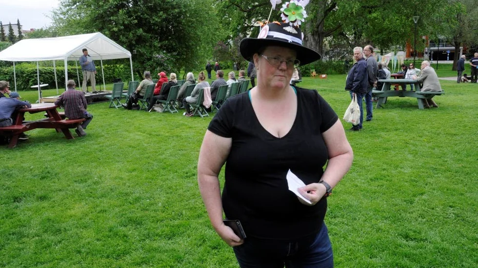 Festivalarrangör. Anna-Karin Söderberg ansvarade för hattverkstaden när Galenfestivalen pågick. Själv hade hon smyckat sin egen med fantasifulla inslag.