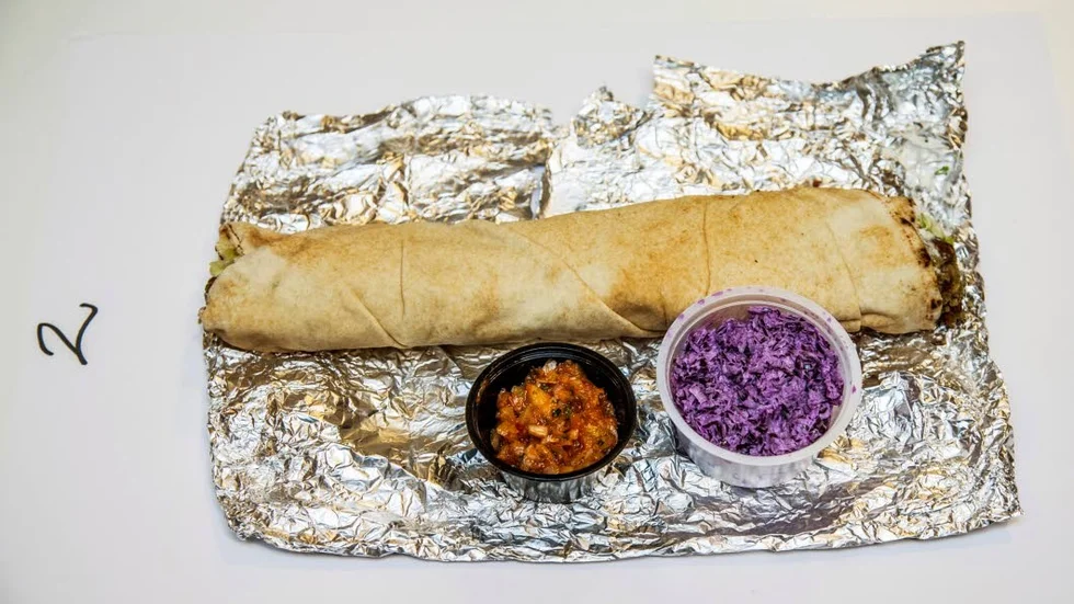 Falafeln lindas ofta in i folie.