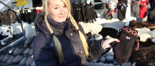 Smide och folkmusik på Tobo julmarknad