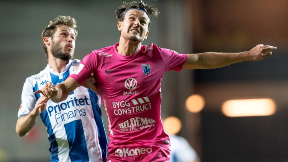 Göteborgs Emil Salomonsson (tv) och Sirius Philip Haglund i nickduell.