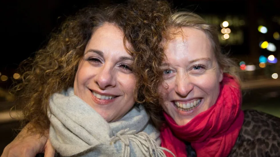 Nya kollegor. Fransmännen Karine Toure och Julie Abdelaziz är båda nya på jobbet på Thermo Fisher i Uppsala.