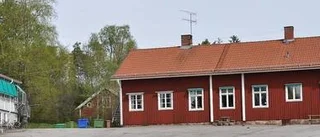 Byskolorna i Huddunge och Enåker räddas