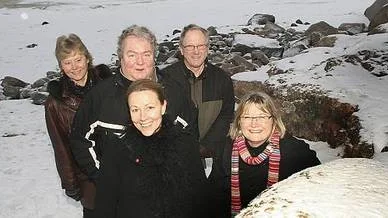 Kirsi Hoffman, Lisbeth Sandahl, Sören Engberg (tv), Göran Hedman och Berit Skoglund är entusiasterna bakom badhusplanerna i Öregrund.