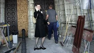 Domprosten Tuulikki Koivunen Bylund ville inte låta UNT se byggarbetsplatsen där man funnit en gravkammare i Domkyrkan.