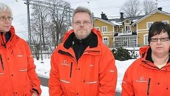 Inger Kindvall, Carina Ullström och Jimmy Molander patrullerar Tierps gator.