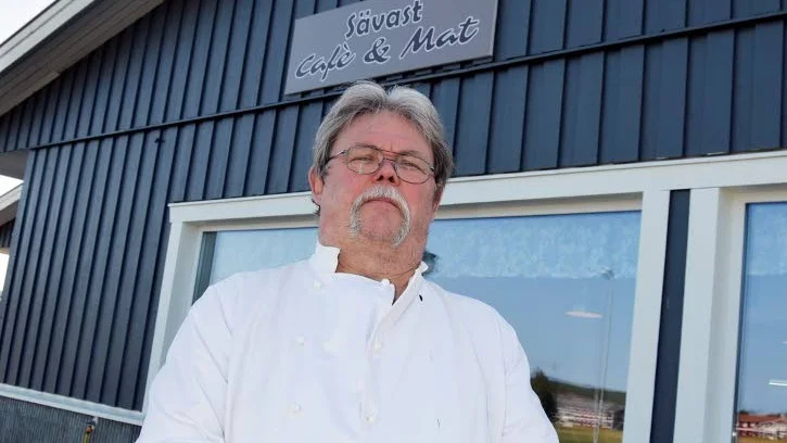 Helt nytt. I det nya caféet har det tidigare funnits en pizzeria. " Vi har gjort om allt för att få det riktigt fräscht", säger arrandatorn Christer Ersson, som ska driva caféet.