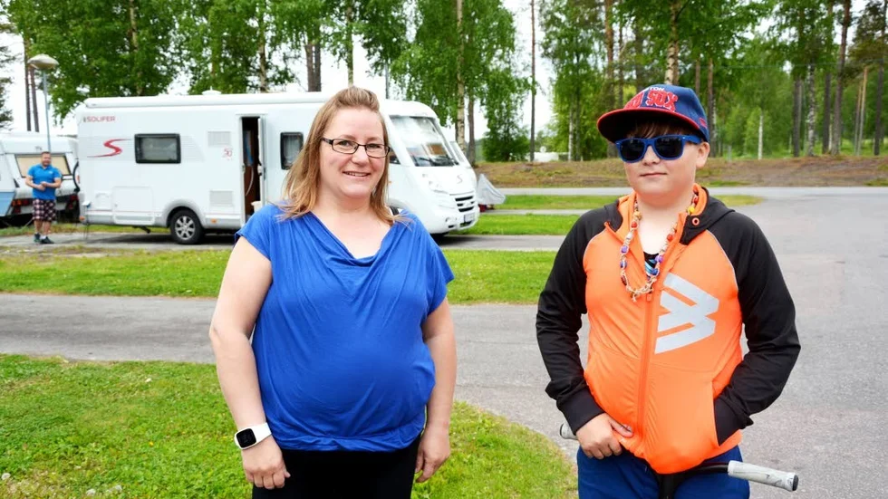 Nio timmar. Nio timmar i bil tog det för Fanny och Julian Skarding att transportera sig till Luleå.