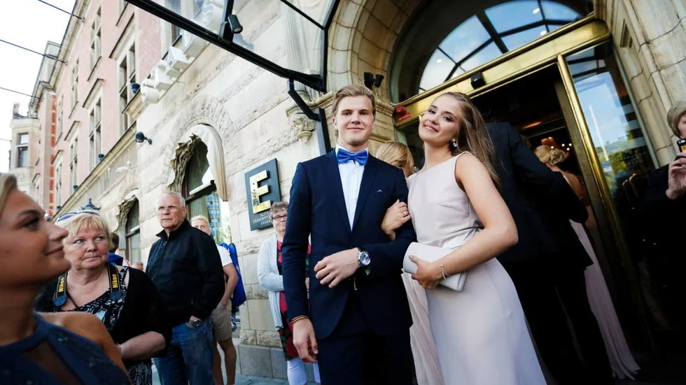 Äntligen dags! Ikväll kliver balparen in på Stadshotellet för kvällens bal.
