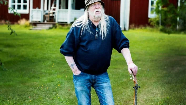 "Jag vet att jag sagt det förut, men den här gången är det nog sista gången som jag uppträder på Höslaget. Min sjukdom gör det svårt att orka sjunga", berättar Bruno Öqvist, 72.