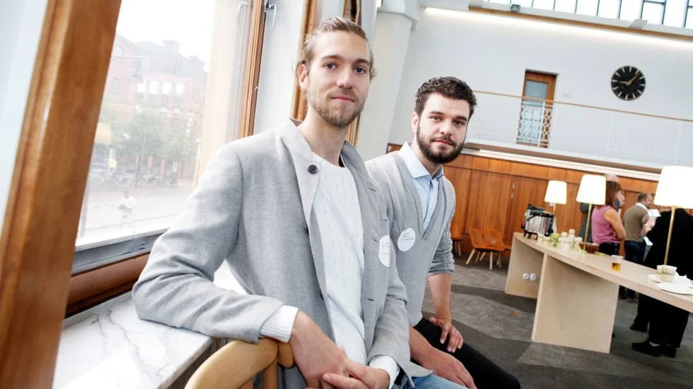 Porsöbryggan. Studenterna Harald Börestam och Andreas Harding vill spräcka Porsöbubblan och skapa ett band mellan Luleå stad och studenterna på Porsön.