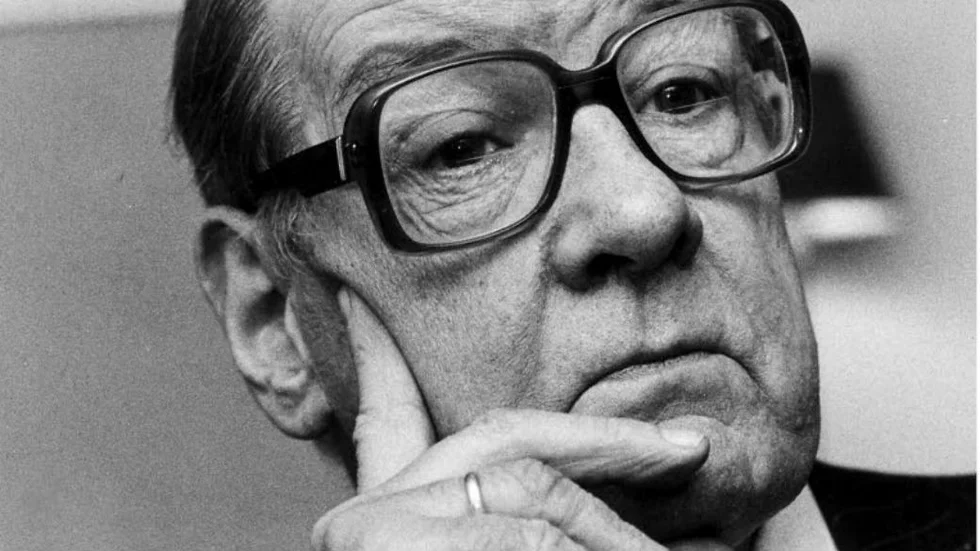 Omstridd. Biografin ”Sven Stolpe -    blåsten av ett temperament” tecknar en bild av en av förra århundradets mest inflytande kulturpersonligheter som är saklig och genomarbetad, men möjligen lite 	       torr, menar Staffan Bergsten.