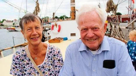 Paret Maria och Bengt Skagersjö var nyfikna på båten som det sett ligga och förfalla i Östhammar.