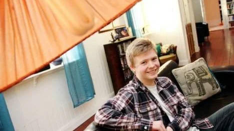 Felix Söderström fyller 18 år.