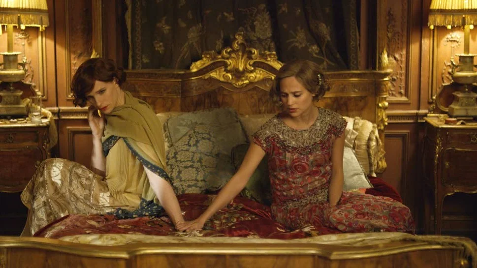 Kärleksdrama. Eddie Redmayne som Lili Elbe och Alicia Vikander som Gerda Wegener i kärleksdramat "The Danish girl".