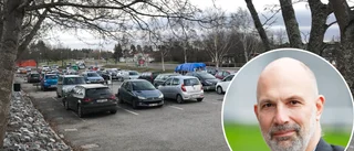 Planen för nya bostäder på p-platsen – tre trähus med 71 lägenheter: "Svår kalkyl att få ihop"