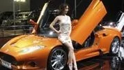 Saab fanns inte med i Shanghai, men däremot ägaren Spykers sportbilar, som hade säkrat uppmärksamheten genom att låta en utmanande tjej klättra runt bilen. Bilen i sig är så läcker att detta kändes överflödigt.