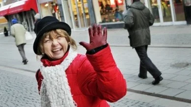 Elisabeth Olsson är på strålande humör på nyårsafton