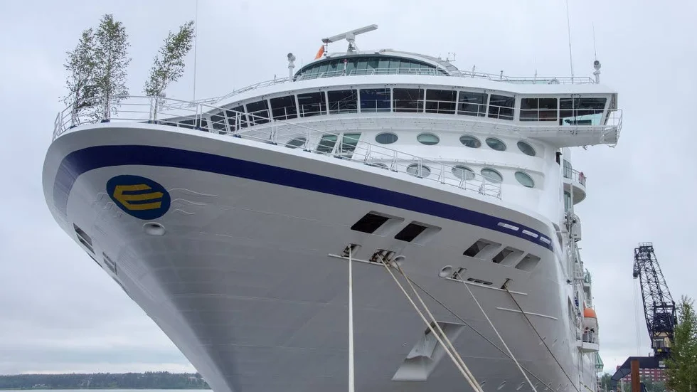 Passagerarna på kryssningsfartyget fick nöja sig med att fönstershoppa i Luleå. Midsommardagen är årets mest stängda dag.