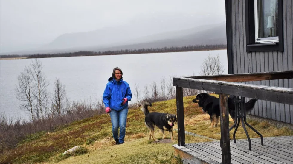 Anna Sarri, bybo och turistföretagare, är skrämd av Gällivare kommuns planering för Nikkaluokta by.